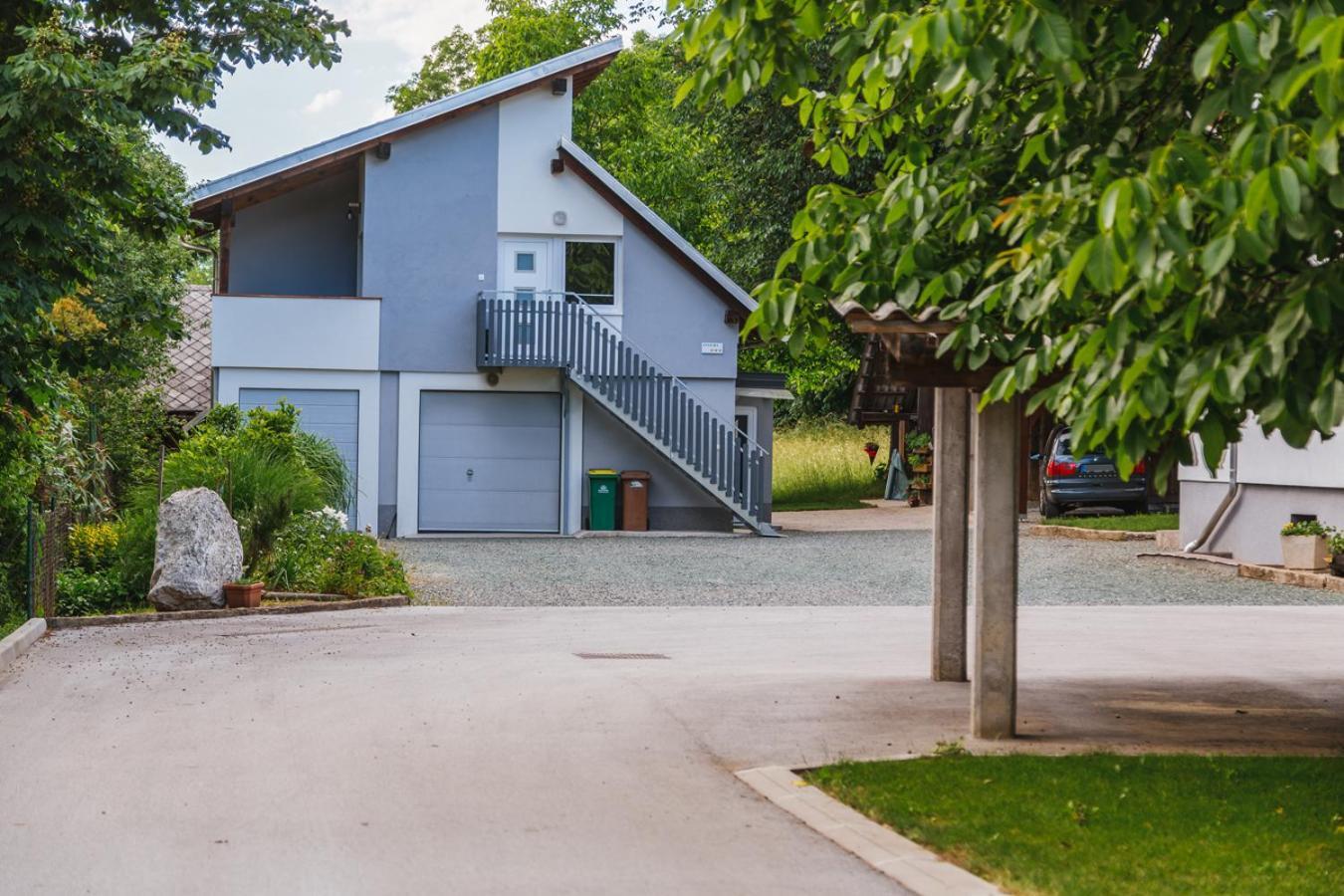 Apartmán Blue Door - Studio Lesce  Exteriér fotografie