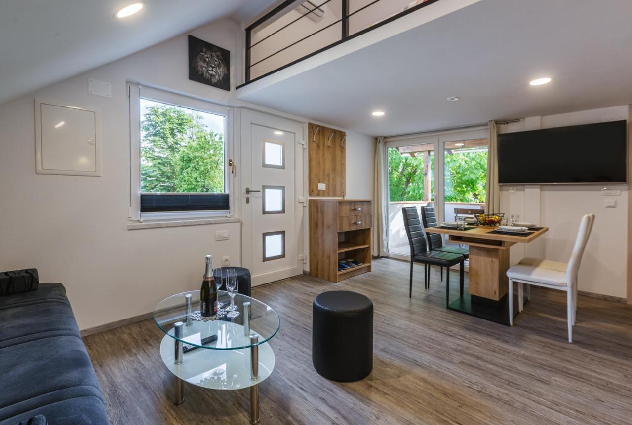 Apartmán Blue Door - Studio Lesce  Exteriér fotografie